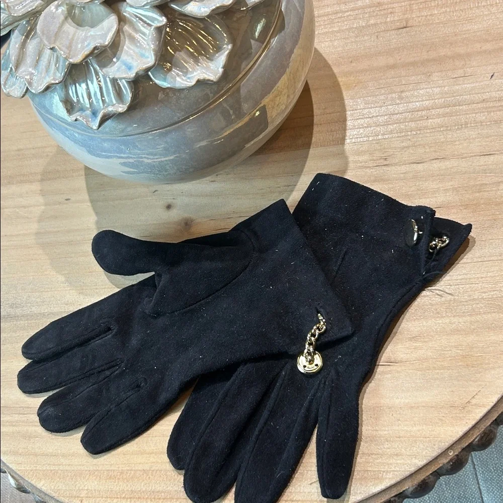 Neiman Marcus Vintage Black 100% Silk Lined Gloves